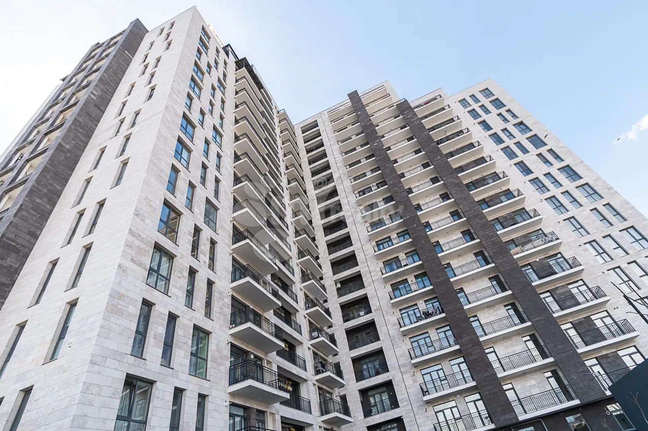 3 սենյականոց բնակարան  Հալաբյան փող, Աջափնյակ Երևան, 160127