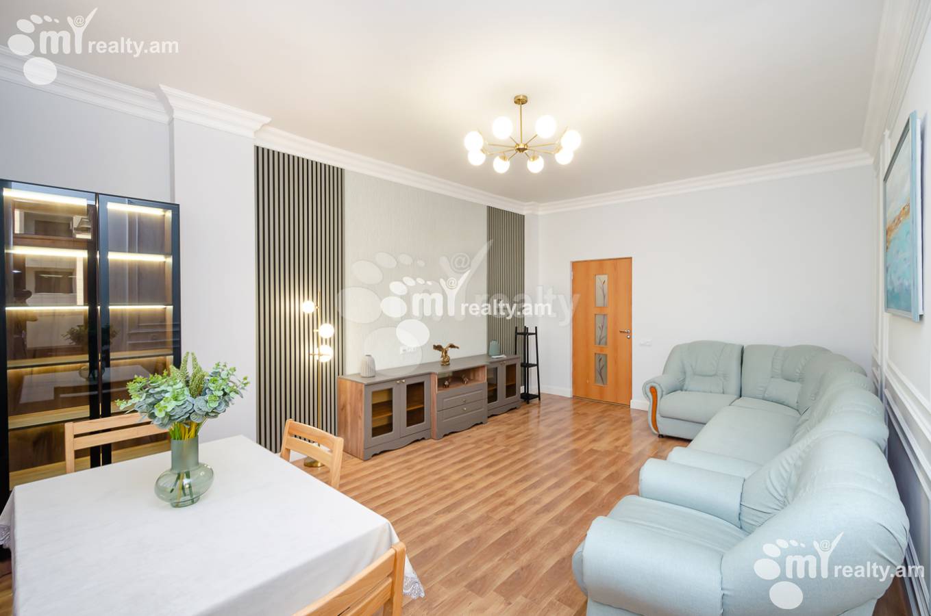 4 սենյականոց բնակարան  Մ․ Մելքոնյան փող, Կենտրոն Երևան, 155076