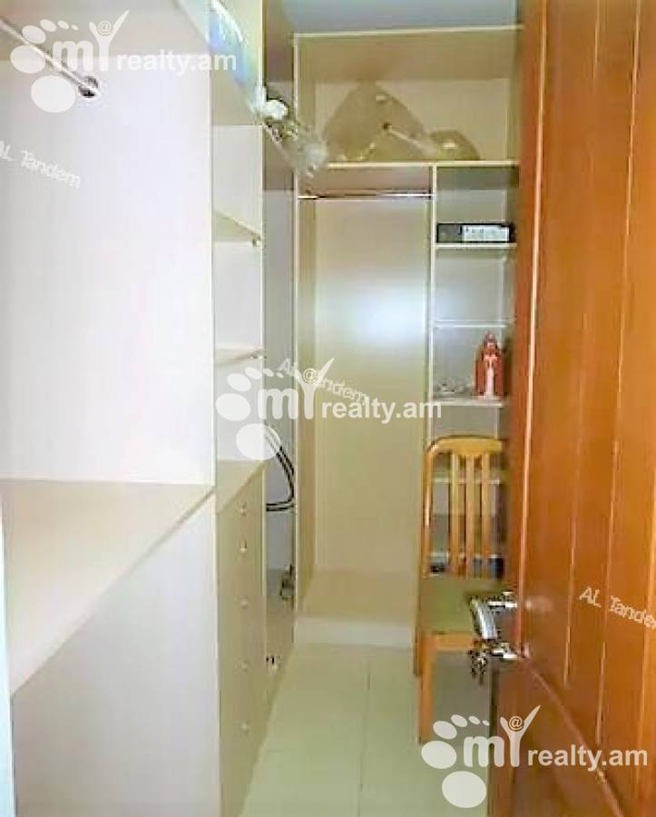 3 սենյականոց բնակարան  Պարոնյան փող, Կենտրոն Երևան, 128481