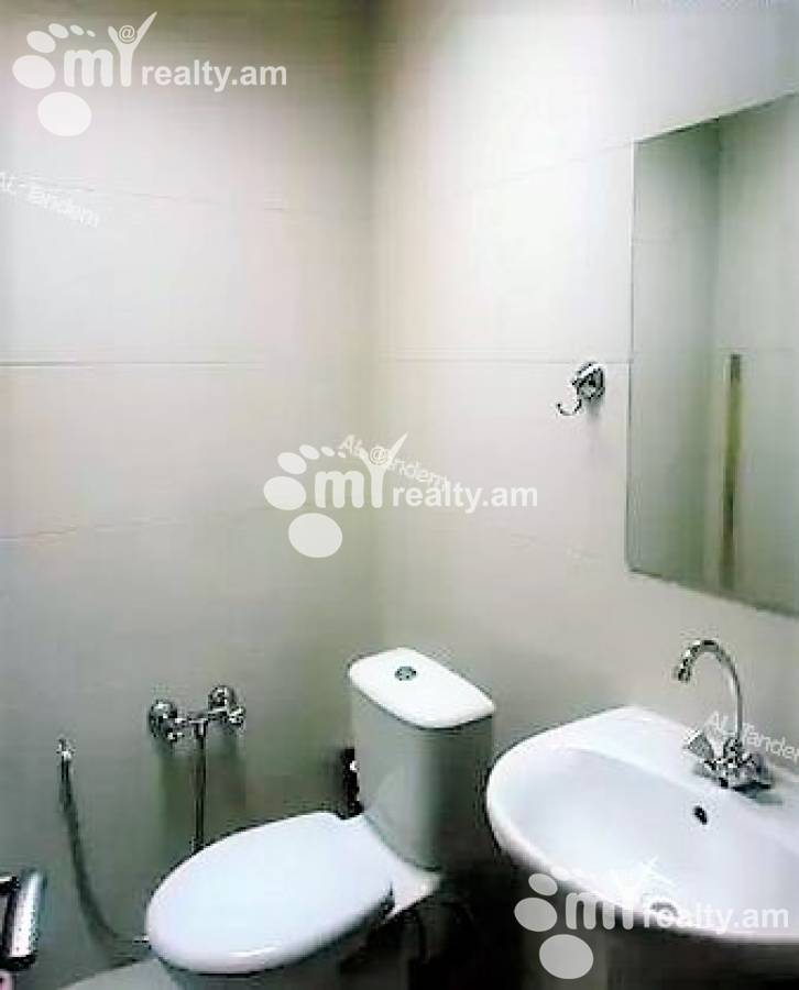 3 սենյականոց բնակարան  Պարոնյան փող, Կենտրոն Երևան, 128481