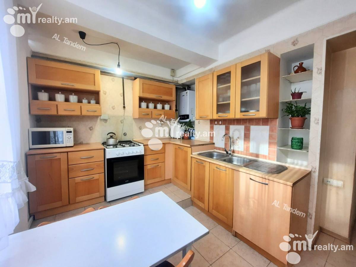 3 սենյականոց բնակարան  Սարյան փող, Կենտրոն Երևան, 142635