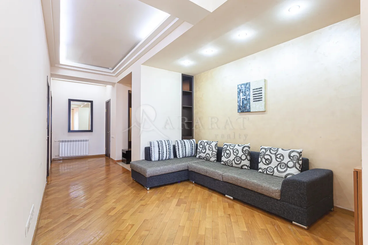 3 bedroom apartment for sale rue d'Amiryan, Center Yerevan, 158288