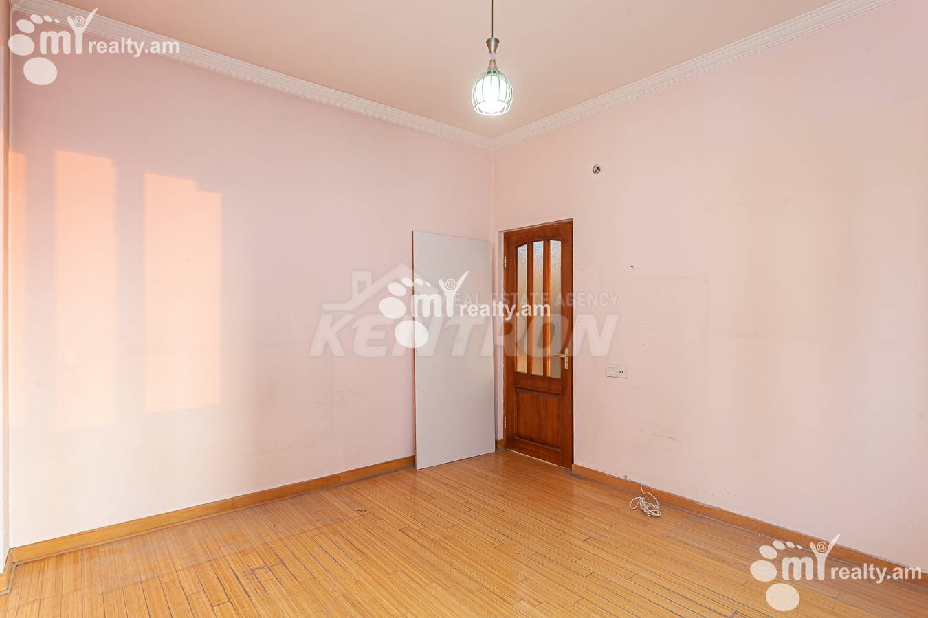 Купить 2 комнатную квартиру Аргишти ул, Центр Ереван, 143691