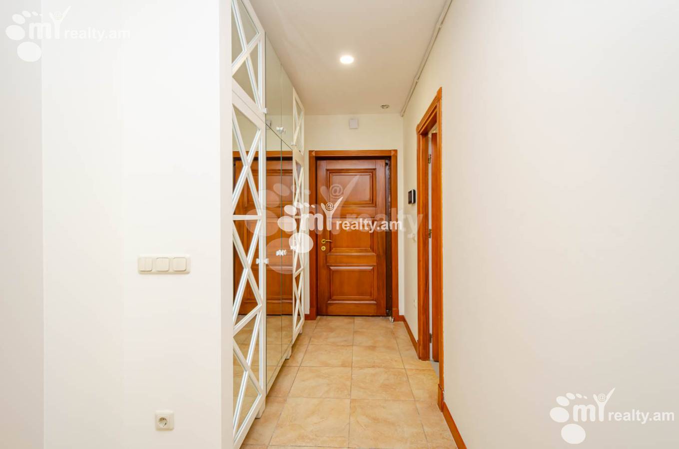 3 bedroom apartment for rent خیابان آنتارایین, مرکز شهر ایروان, 140593