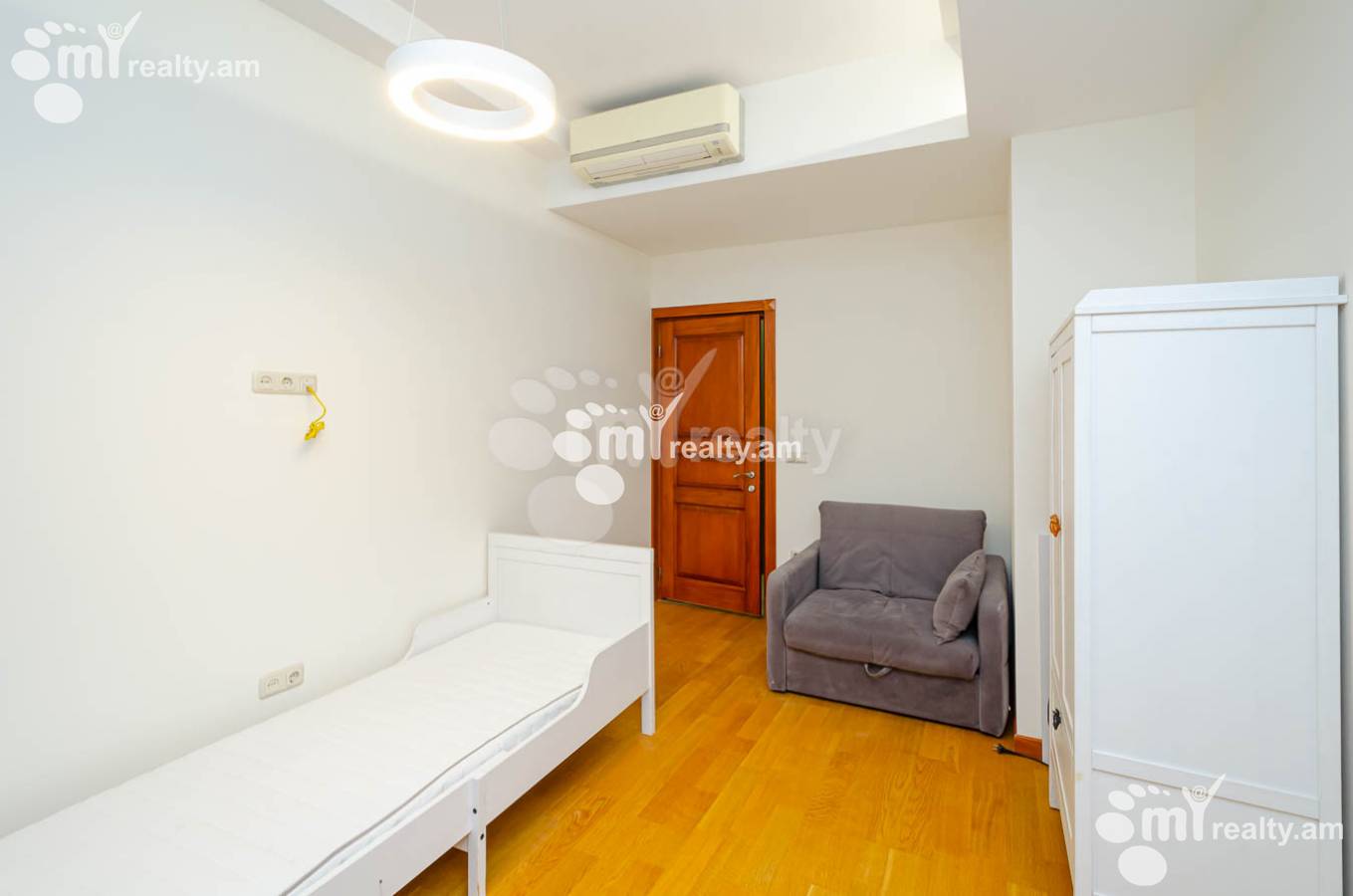 3 bedroom apartment for rent خیابان آنتارایین, مرکز شهر ایروان, 140593