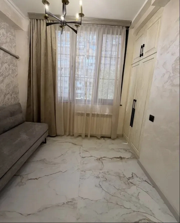 3 bedroom apartment for rent Zakyan St, Center Yerevan, 161552