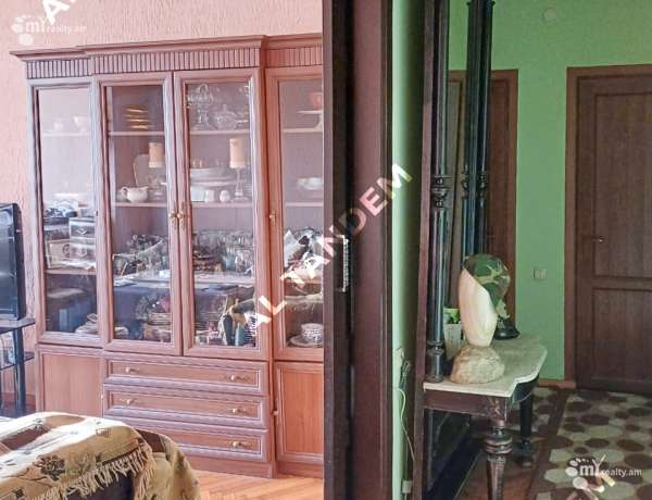 kupit-kvartiru/3-komnatnaya/Nalbandyan+St/Center/Yerevan