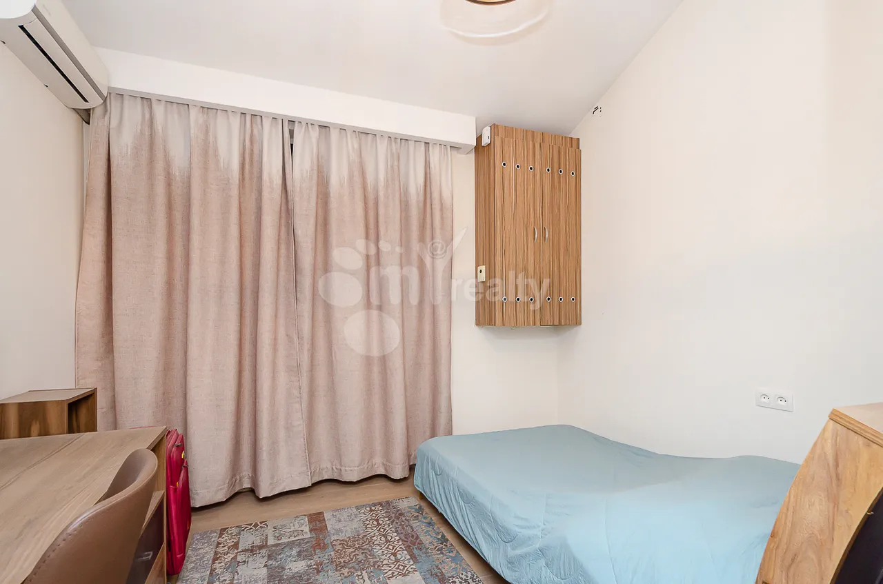 4 bedroom apartment for rent Teryan St, Center Yerevan, 161927