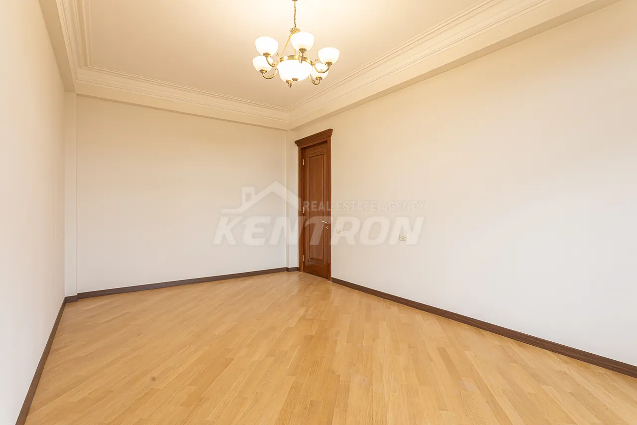 4 bedroom apartment for sale Vardanants St, Center Yerevan, 157556