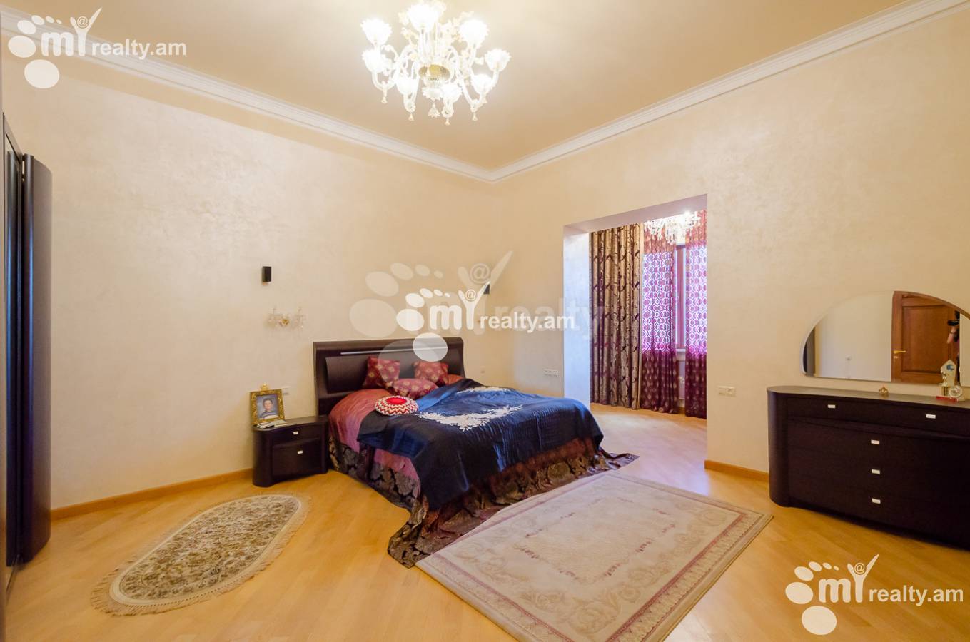 4 bedroom apartment for sale rue d'Abovyan, Center Yerevan, 137115