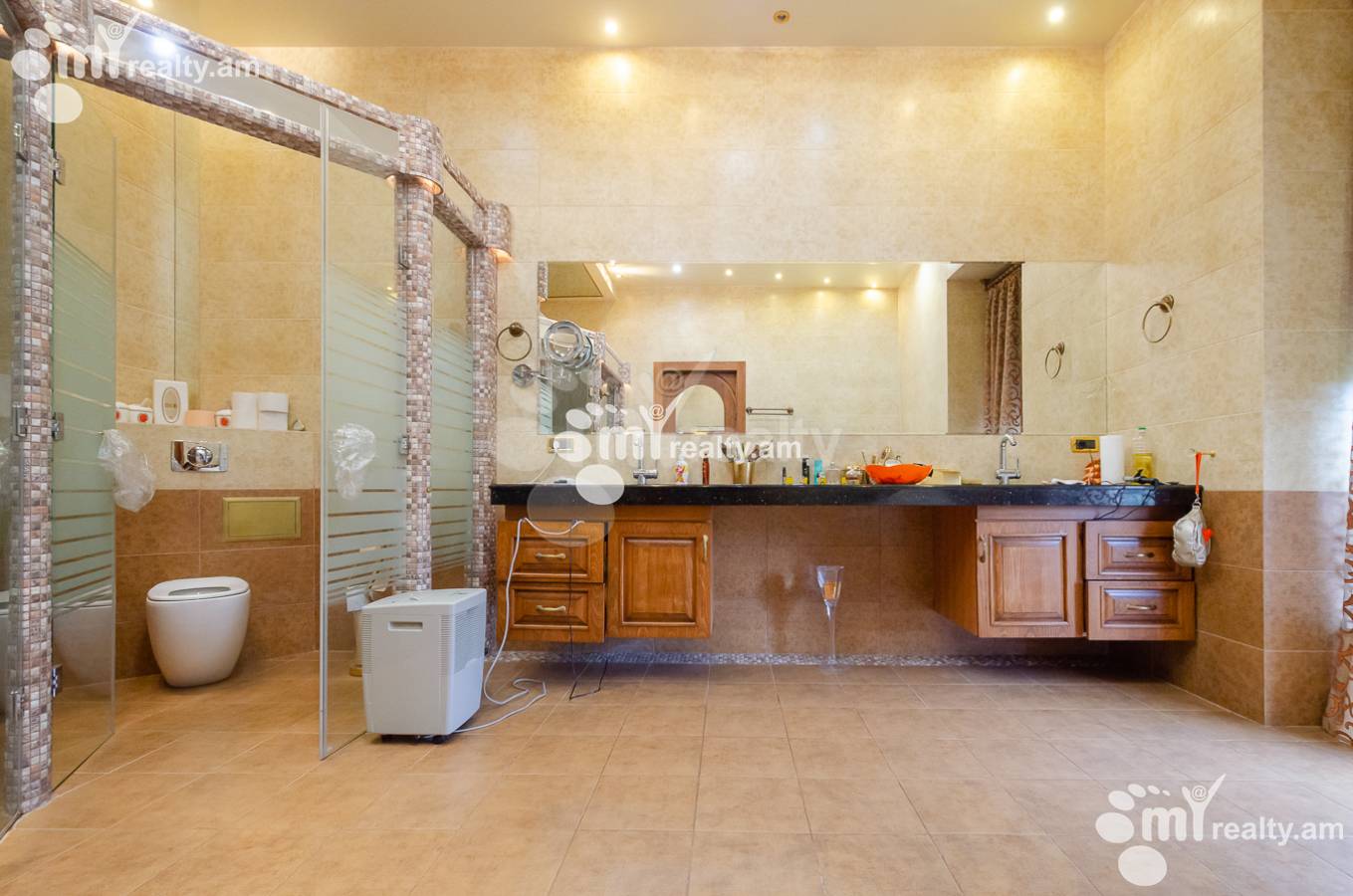 4 bedroom apartment for sale rue d'Abovyan, Center Yerevan, 137115