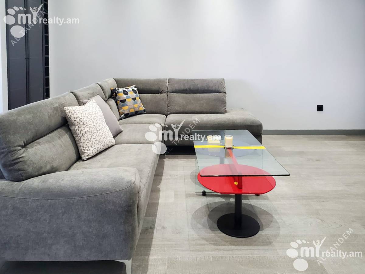 3 bedroom apartment for sale Amiryan St, Center Yerevan, 161202