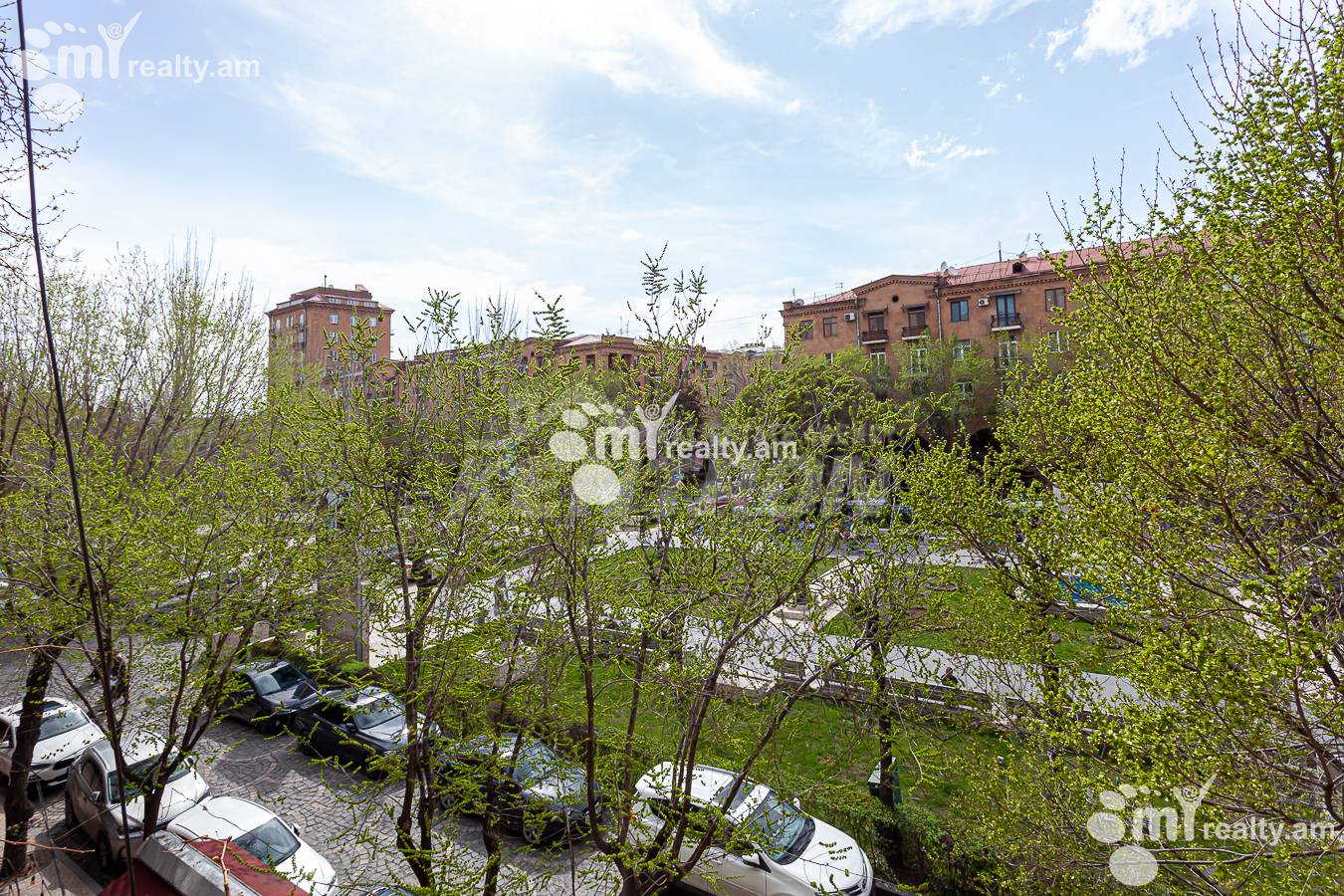 2 սենյականոց բնակարան  Իսահակյան փող, Կենտրոն Երևան, 147496