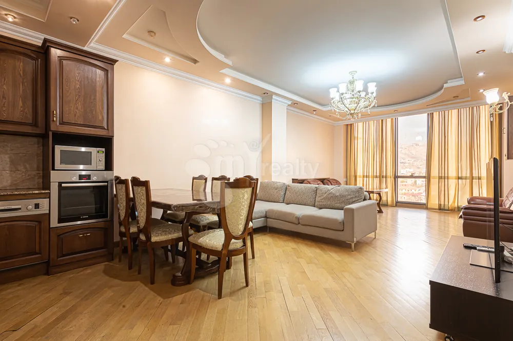 varcov-bnakaran-norakaruycum/3-senyakanoc/Sayat-Nova+Ave/Center/Yerevan