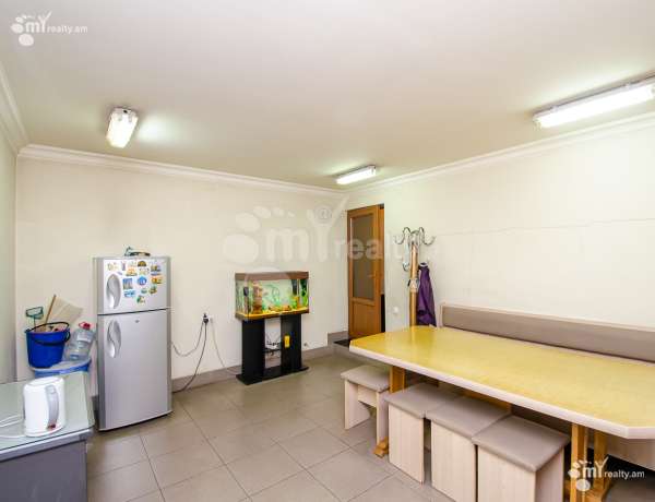 komercion-vardzakalutyun-Yerevan-Center