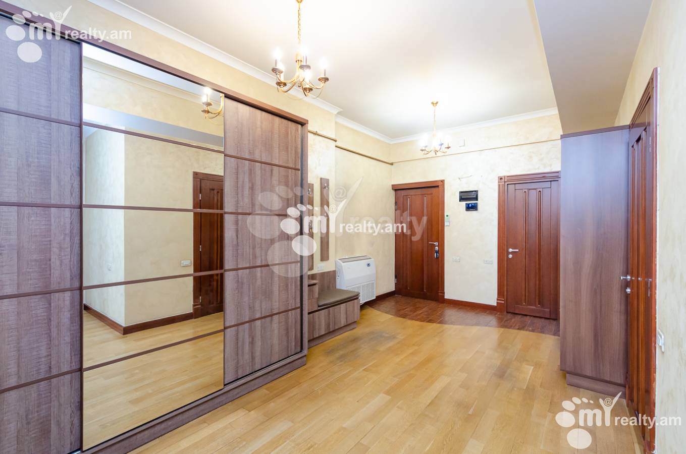4 bedroom apartment for sale Mashtots Ave, Center Yerevan, 151756