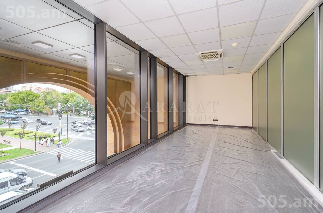 Снять коммерческoе помещение Г.Лусаворич ул, Центр Ереван, 153218