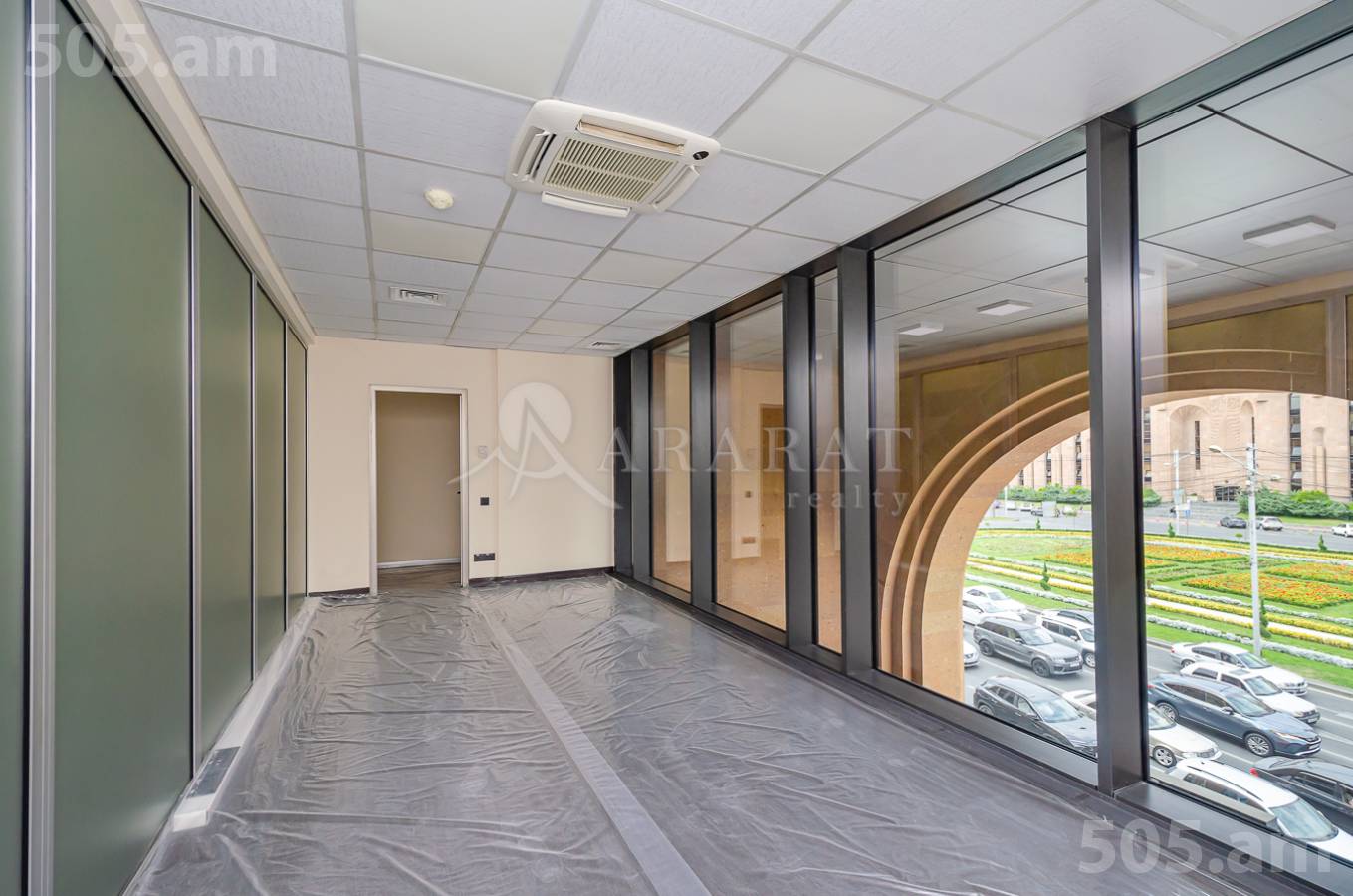 Снять коммерческoе помещение Г.Лусаворич ул, Центр Ереван, 153218