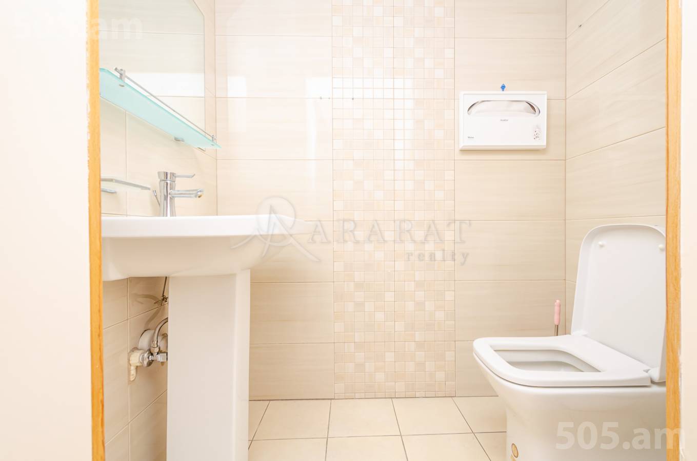 Снять коммерческoе помещение Г.Лусаворич ул, Центр Ереван, 153218