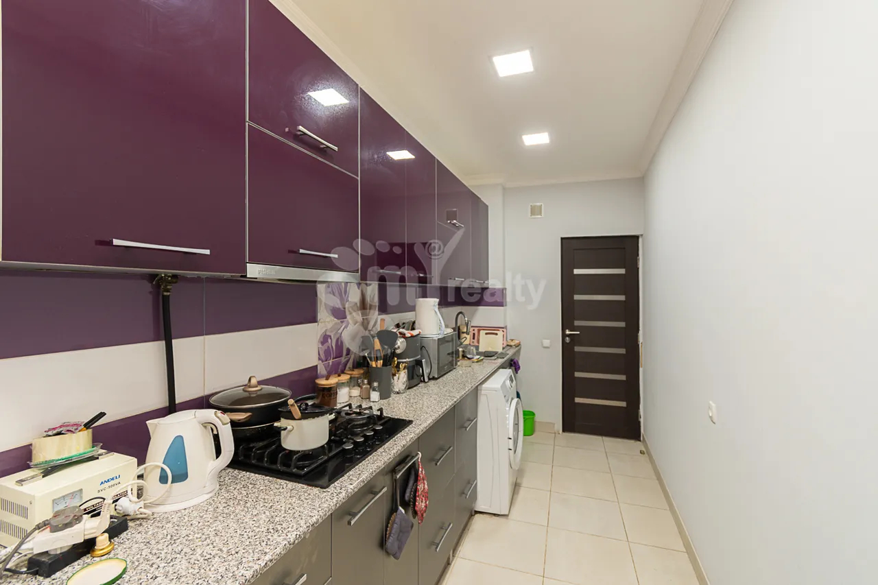 Купить 3 комнатную квартиру Азатутян пр, Арабкир Ереван, 160246