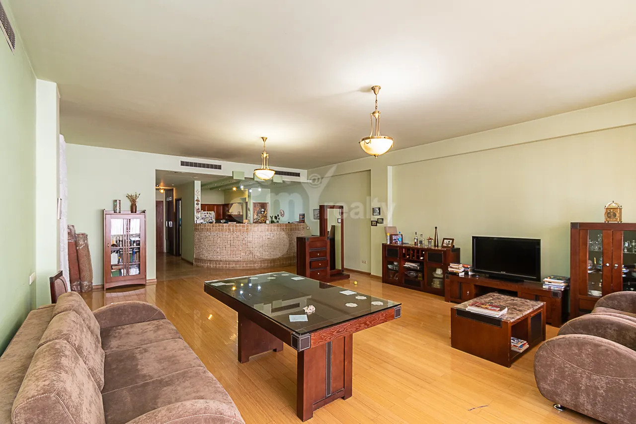 4 bedroom apartment for sale Northern(Hyusisayin)  Ave, Center Yerevan, 161341