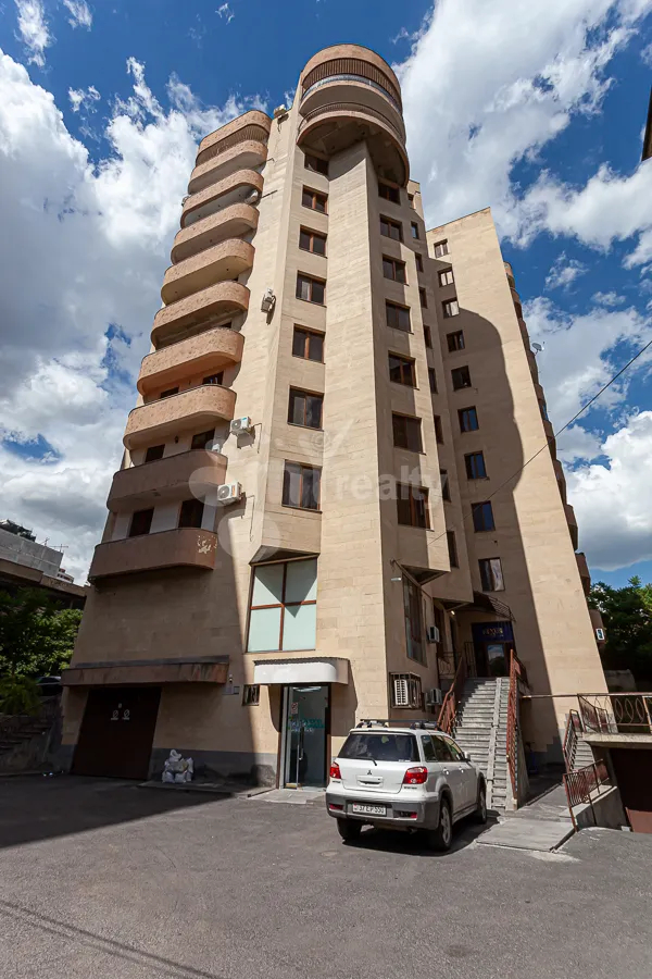 4 bedroom apartment for sale Ler. Kamsar St, Center Yerevan, 160740