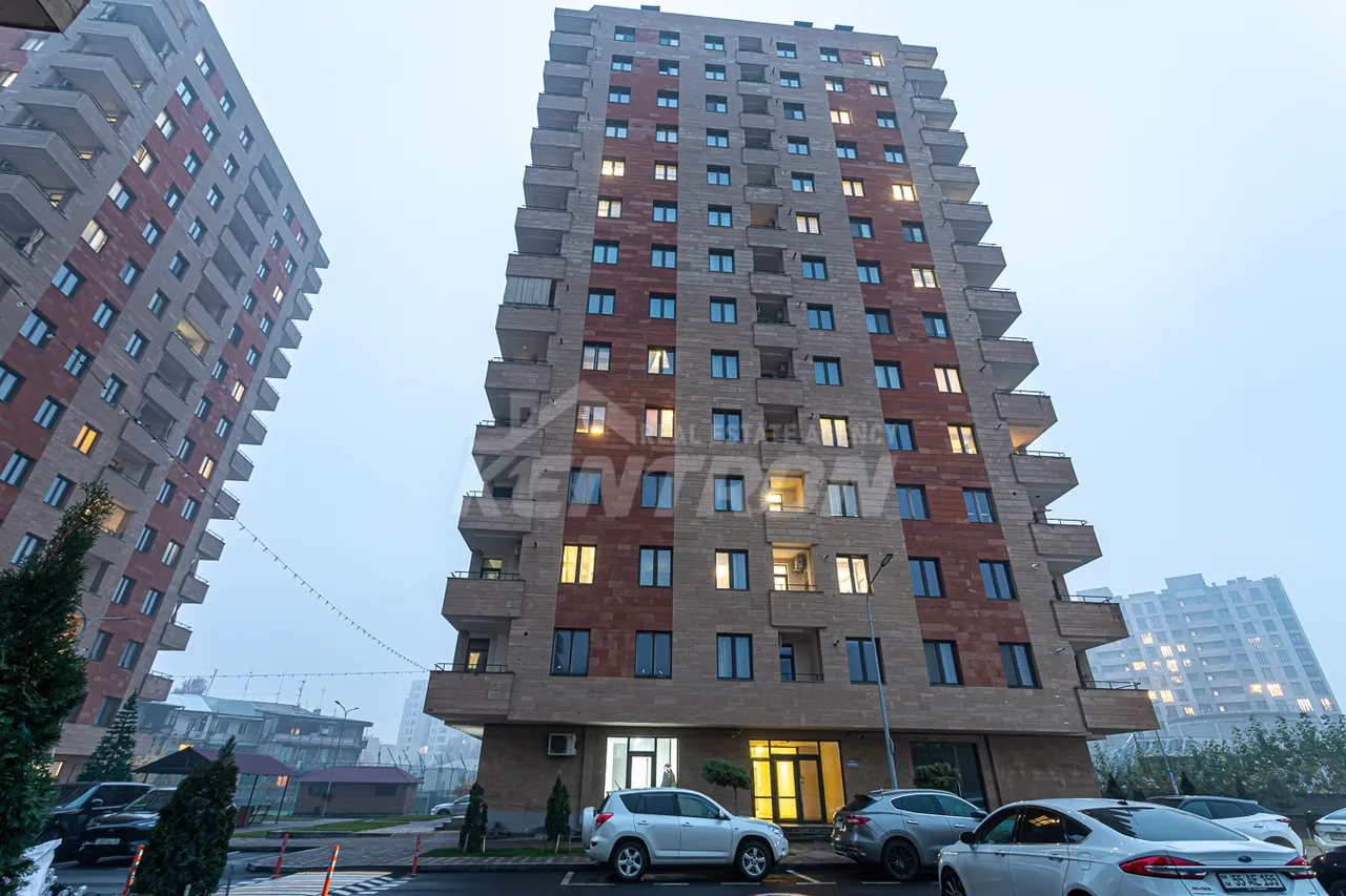 4 bedroom apartment for sale خیابان آرخوتیان, عربگیر ایروان, 158198