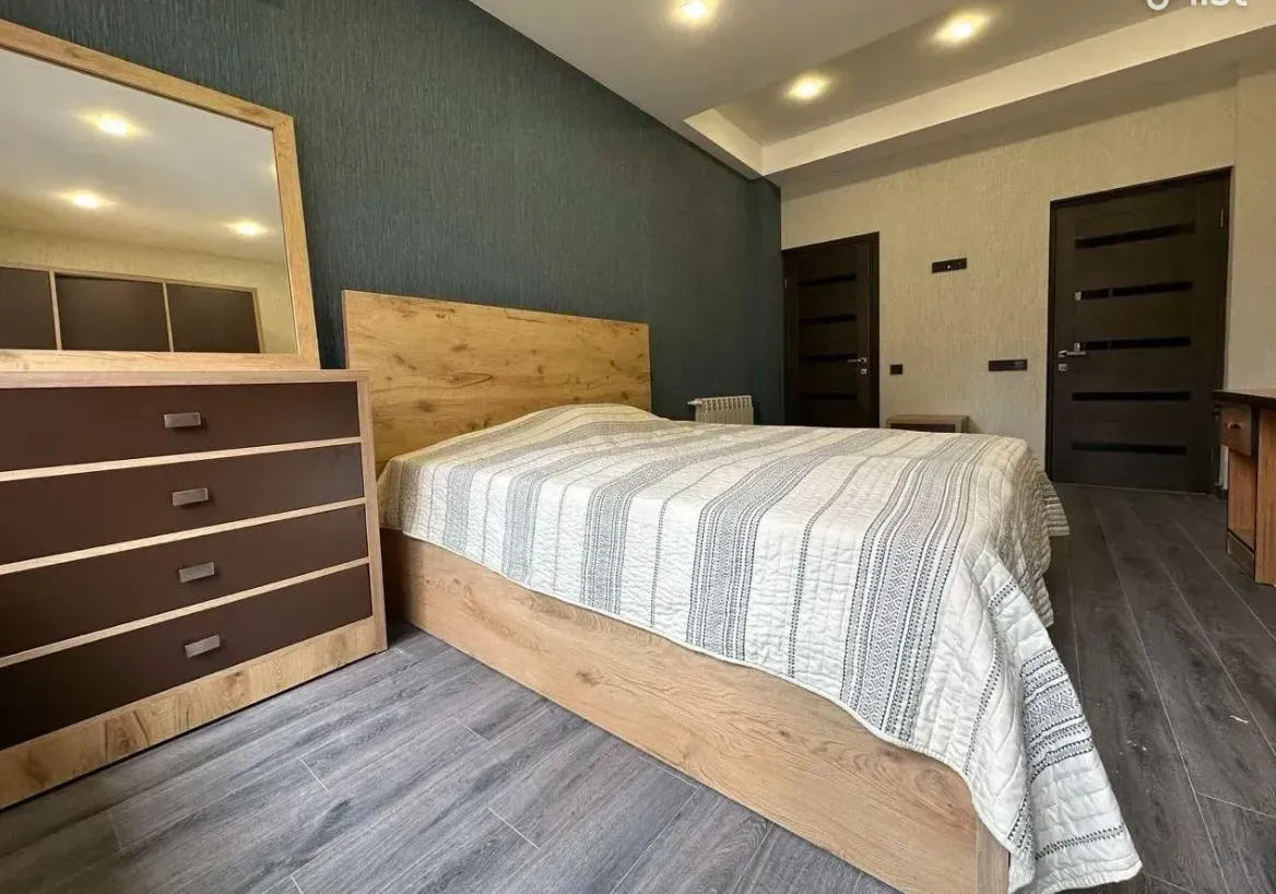 3 bedroom apartment for rent Yekmalyan St, Center Yerevan, 161572