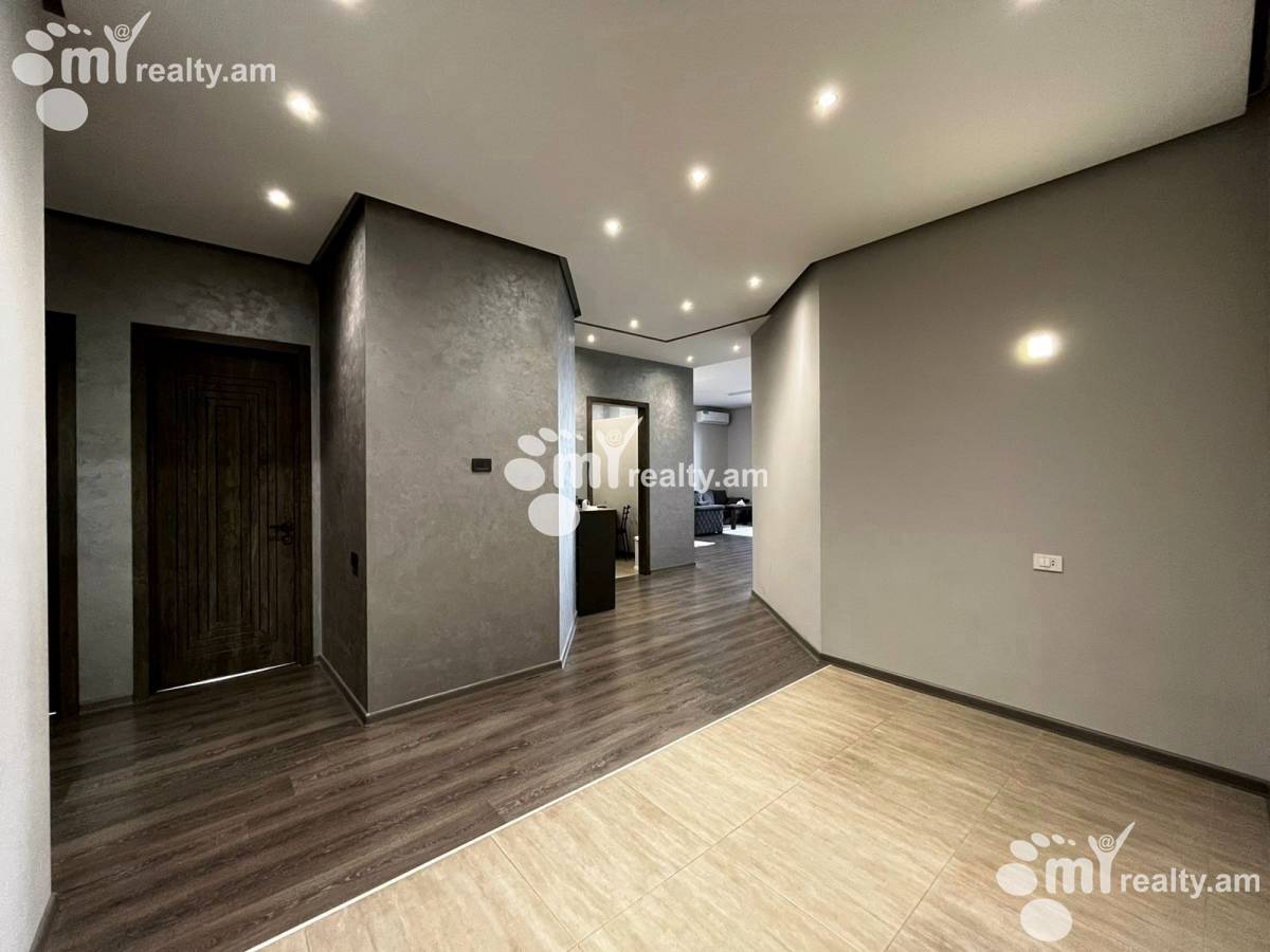 4 bedroom apartment for sale خیابان آزاتوتیان, عربگیر ایروان, 158123