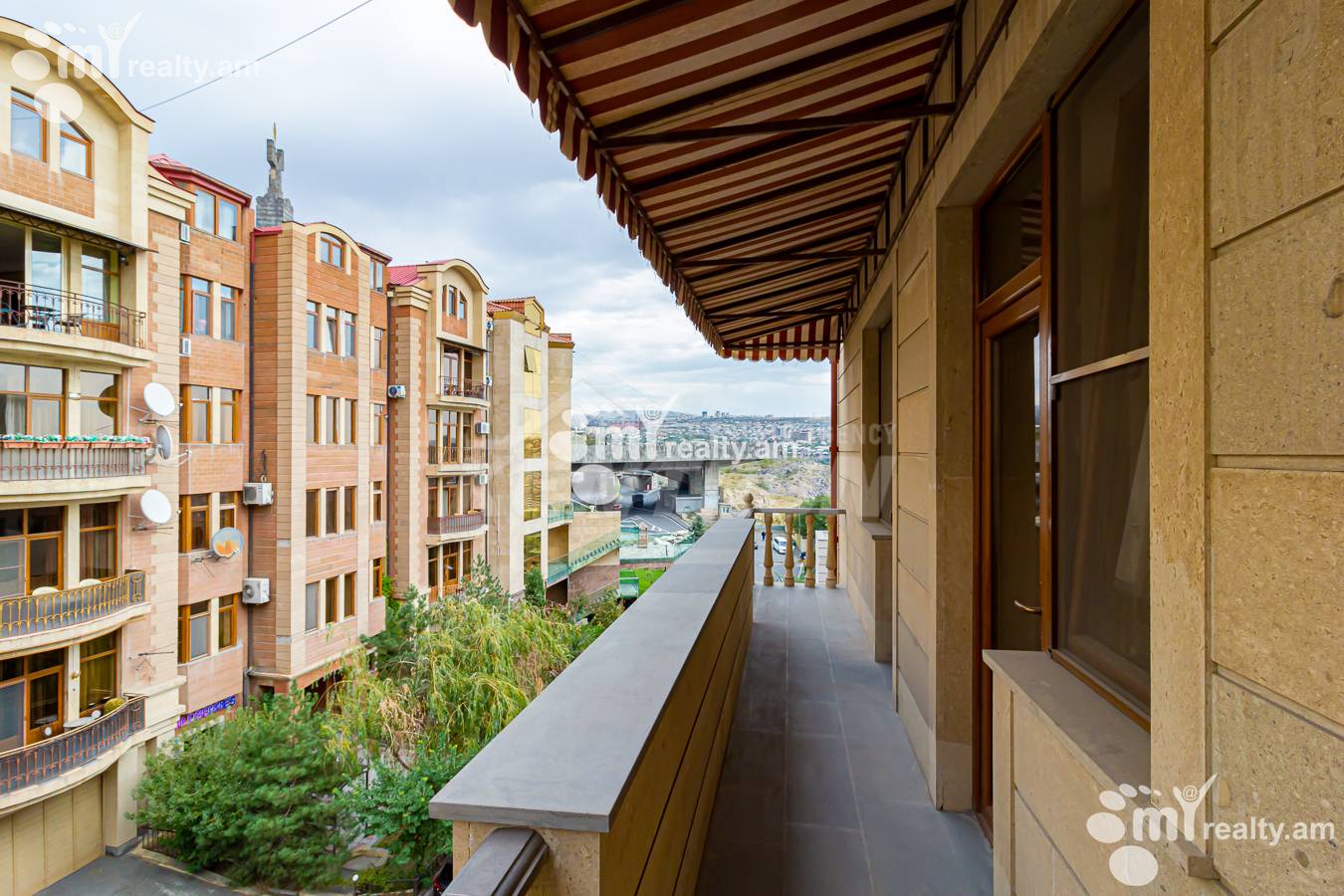 4 bedroom apartment for rent خیابان آنتارایین, مرکز شهر ایروان, 153236