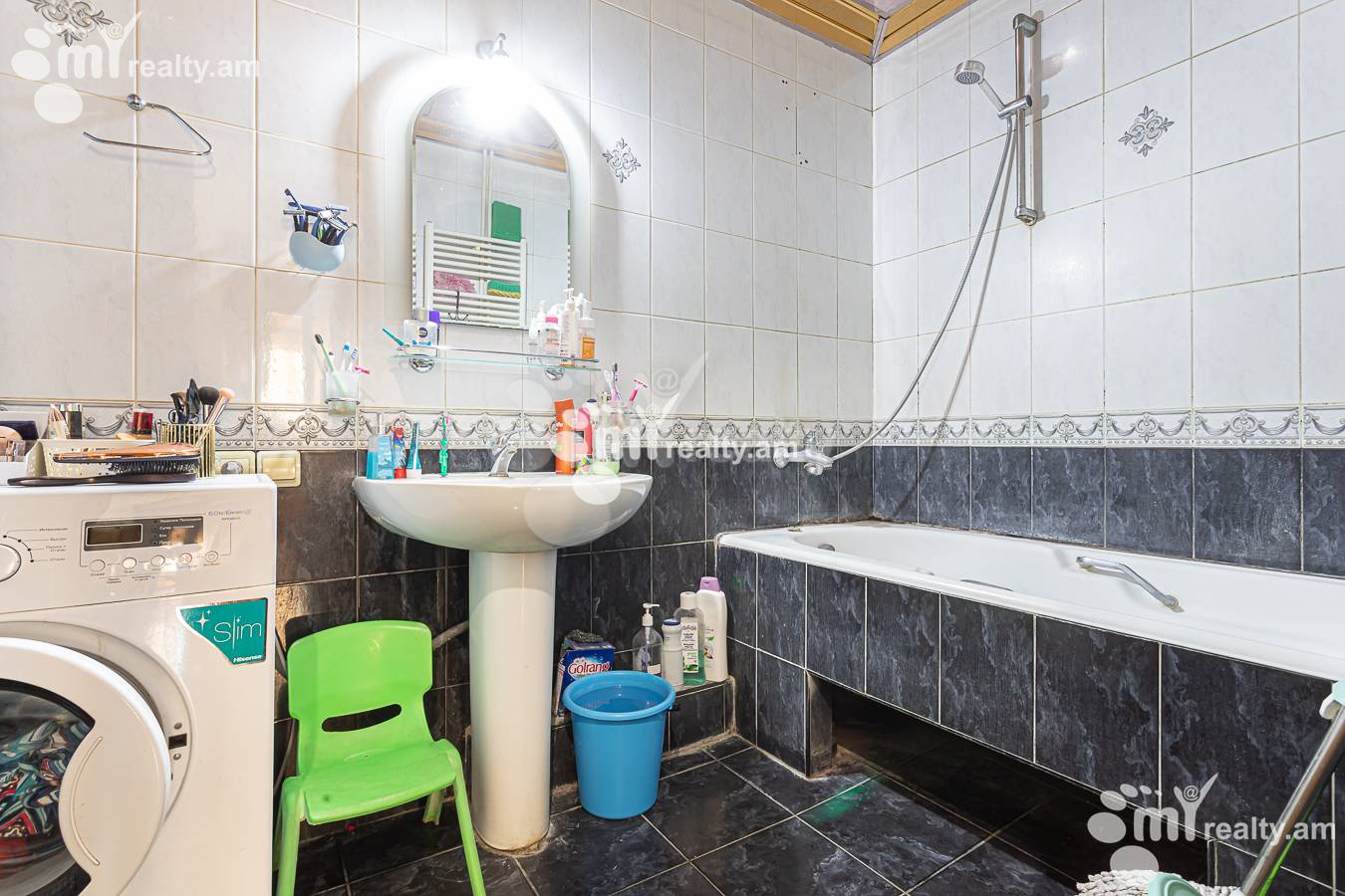 3 bedroom apartment for sale Paronyan St, Center Yerevan, 156508