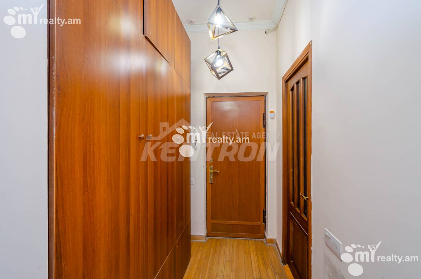 1 bedroom apartment for sale خیابان آرگیشتی, مرکز شهر ایروان, 141671