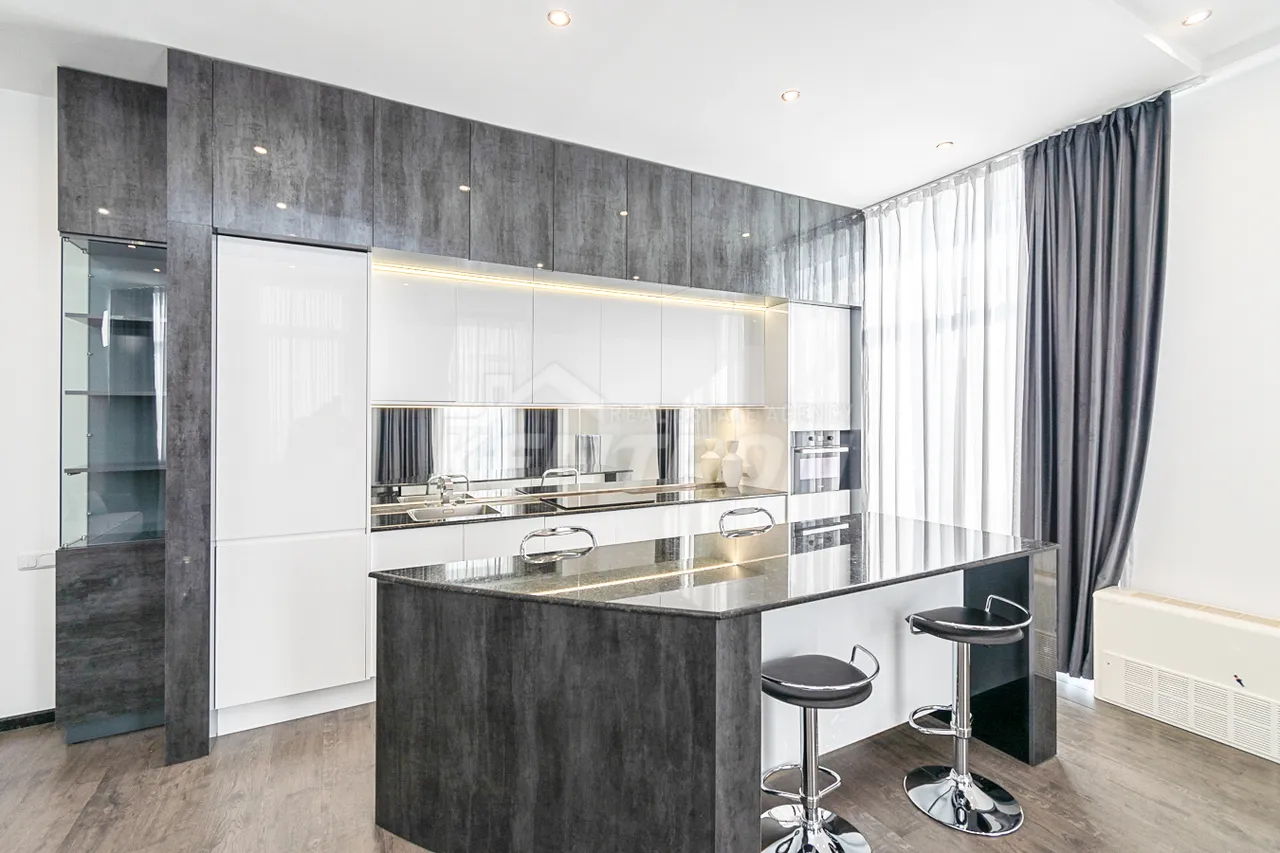 4 սենյականոց բնակարան վարձով Արամի փող, Կենտրոն Երևան, 159127