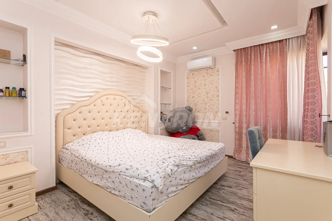 House for sale Lusinyants street, مرکز شهر ایروان, 157386