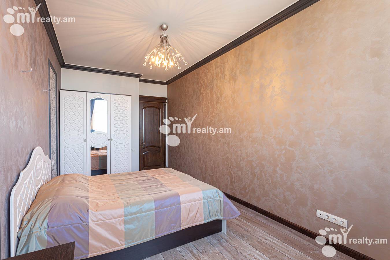 4 bedroom apartment for sale Rostom St, Center Yerevan, 153297