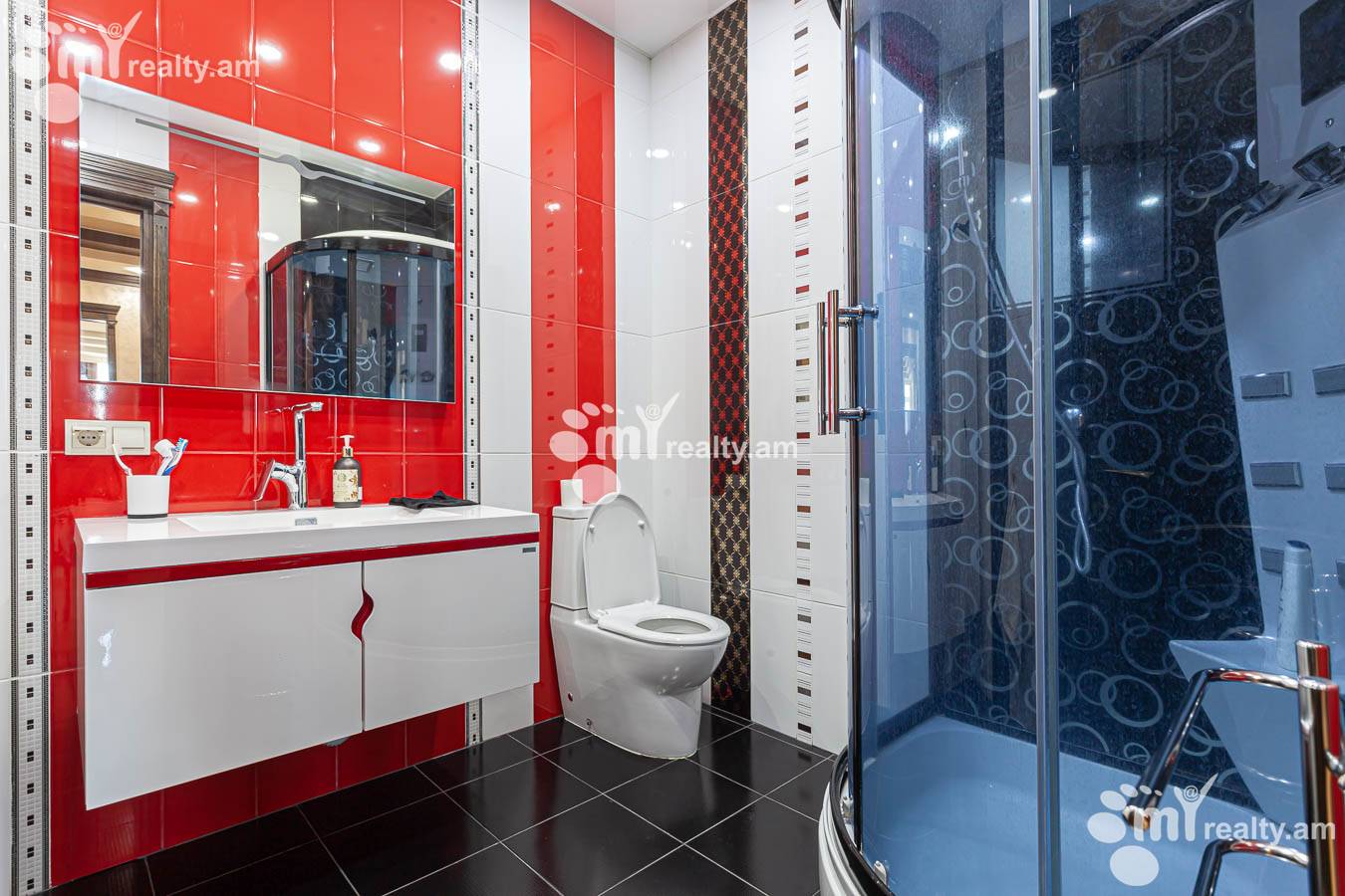 4 bedroom apartment for sale Rostom St, Center Yerevan, 153297