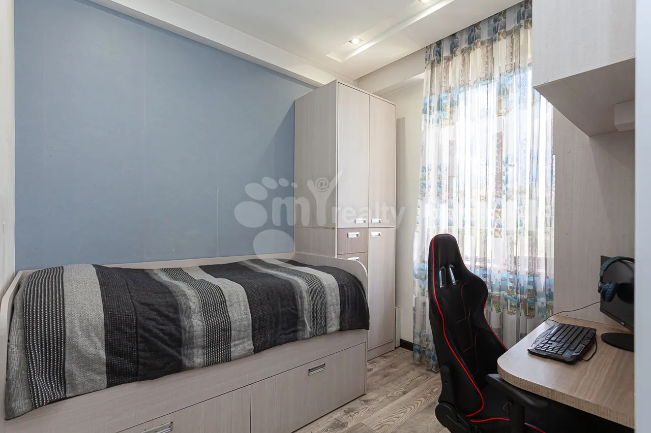 4 bedroom apartment for sale Ler. Kamsar St, Center Yerevan, 160740