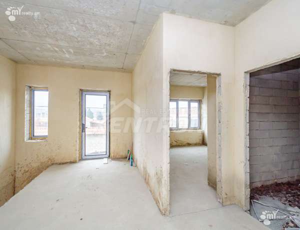 arandznatun-vacharq-Yerevan-Avan