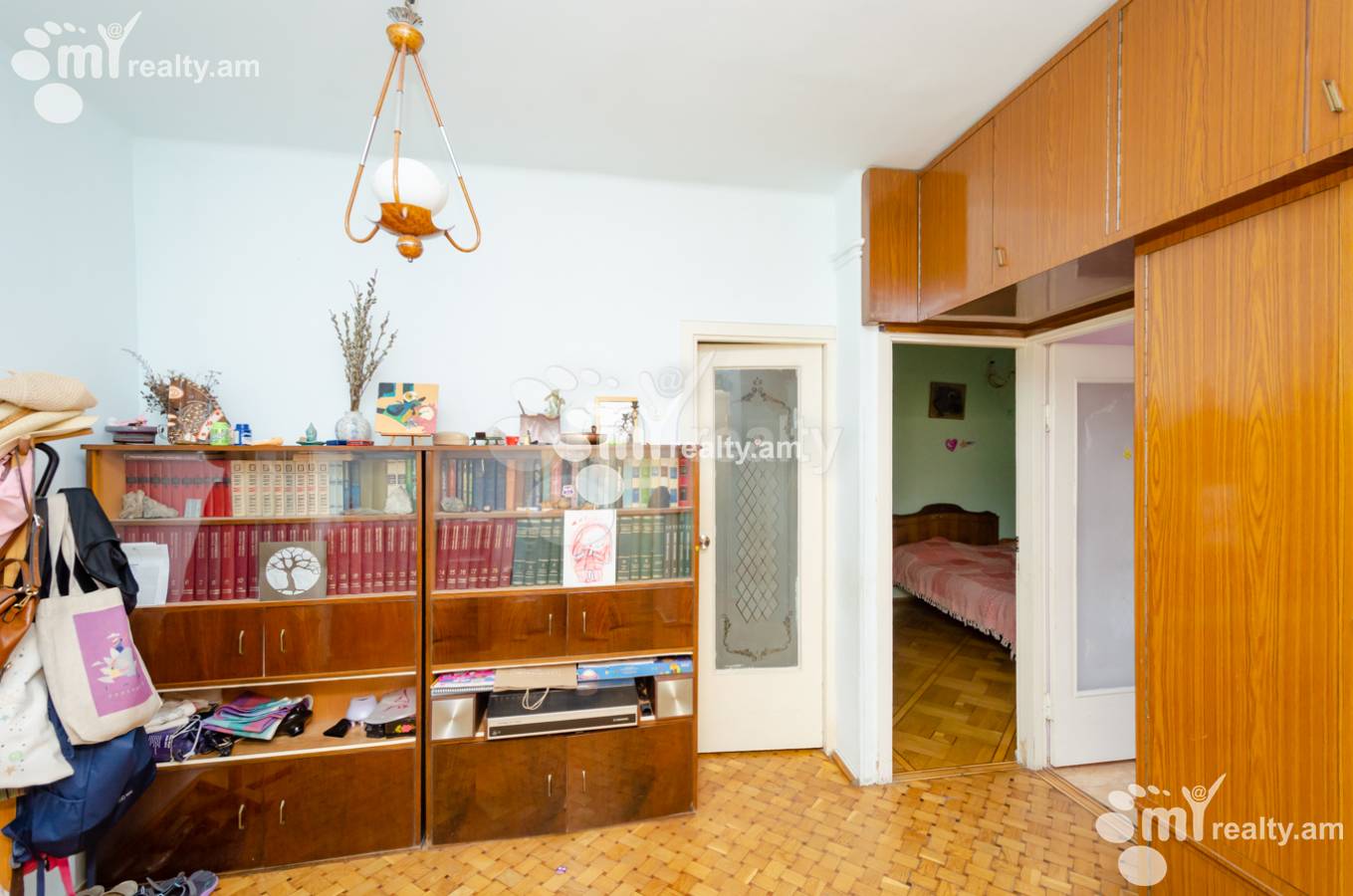 Купить 3 комнатную квартиру Хазар Парпеци ул, Центр Ереван, 138355