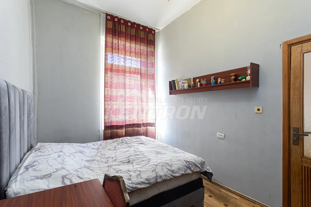 5 bedroom apartment for sale Abovyan St, Center Yerevan, 160117