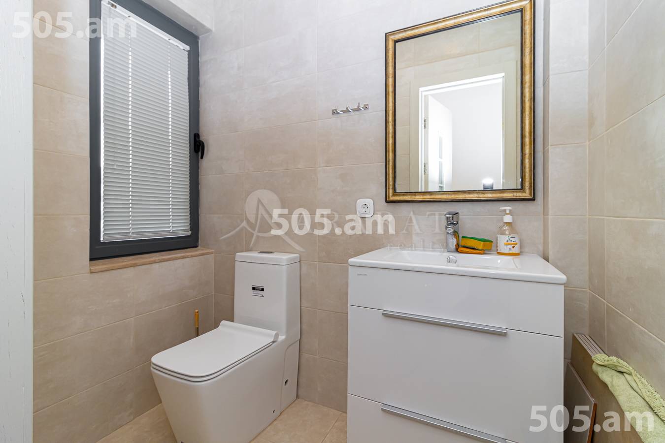 3 bedroom apartment for sale خیابان آنتارایین, مرکز شهر ایروان, 151226