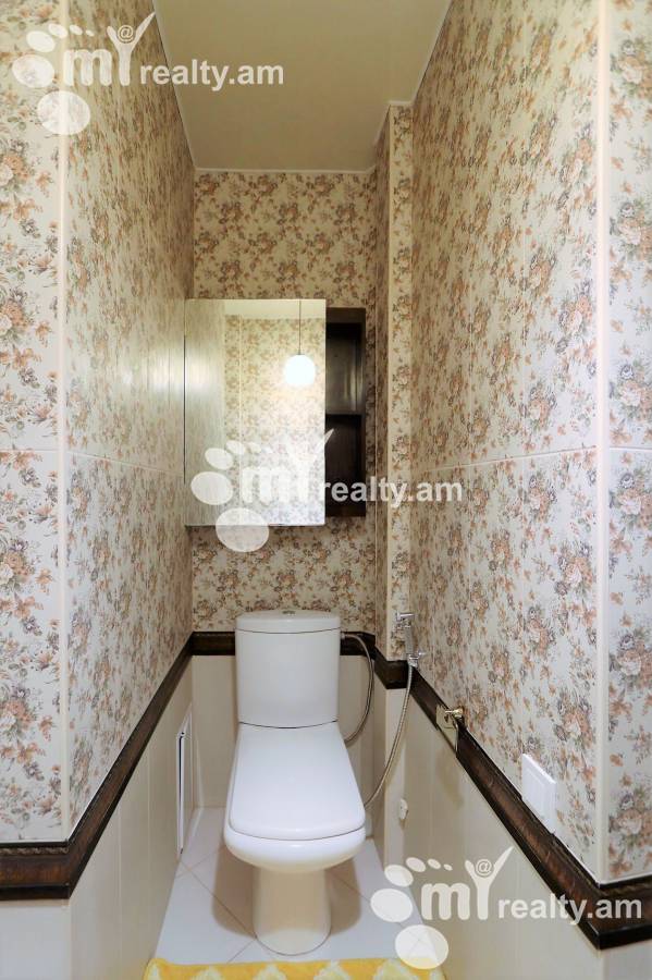 3 bedroom apartment for rent Abovyan St, Center Yerevan, 125985