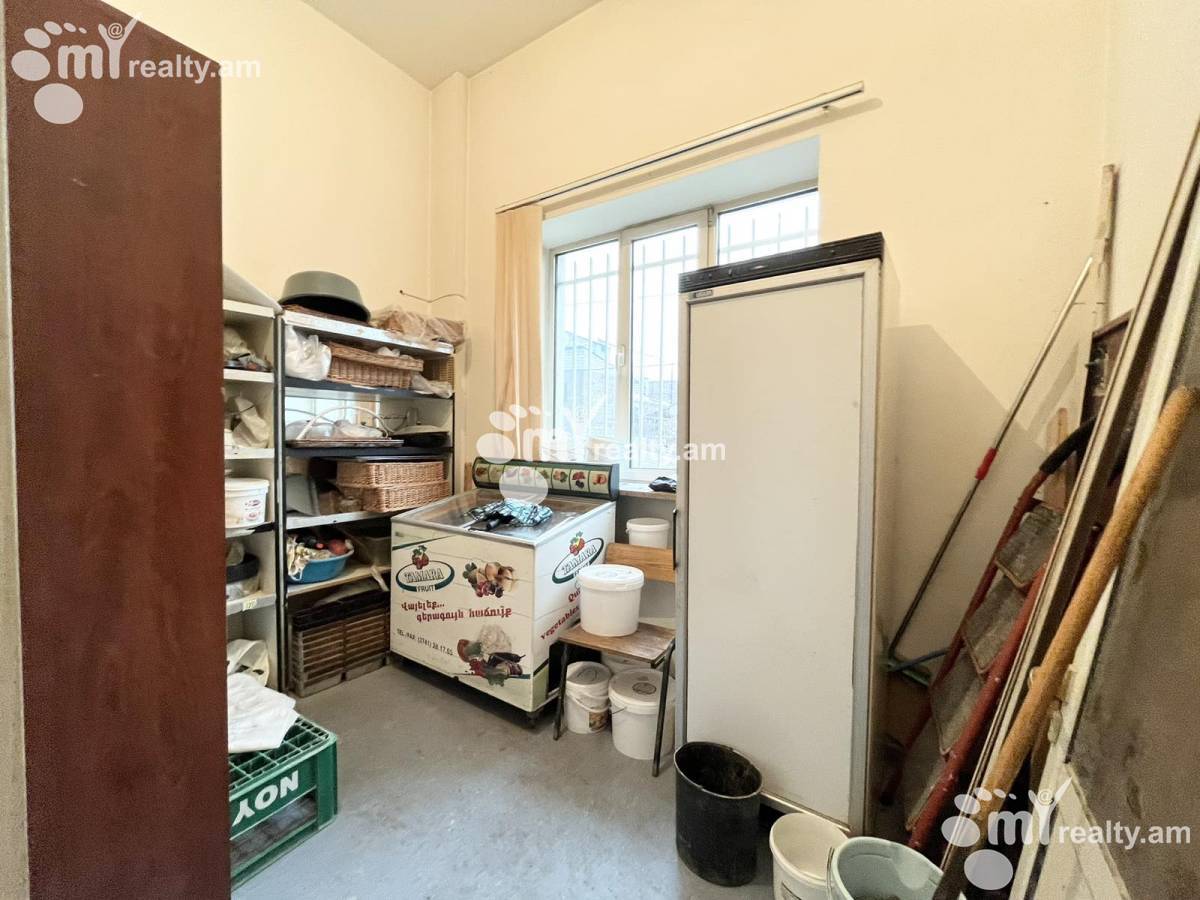 Կոմերցիոն տարածք  Պարոնյան փող, Կենտրոն Երևան, 143787