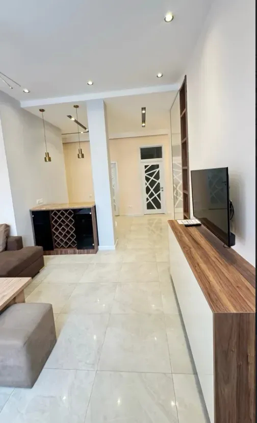 3 սենյականոց բնակարան վարձով Թումանյան փող, Կենտրոն Երևան, 161769