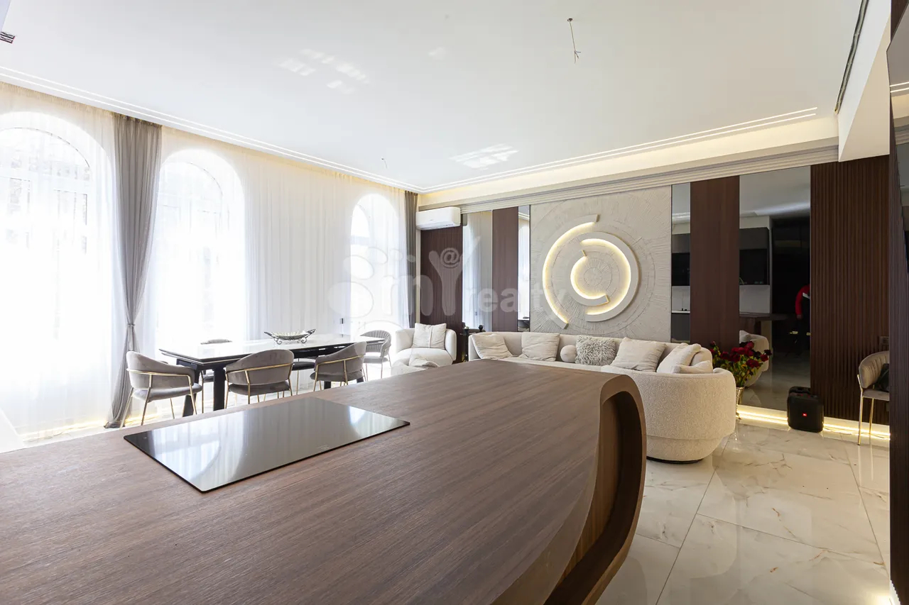 Купить 3 комнатную квартиру Маштоца пр, Центр Ереван, 160249