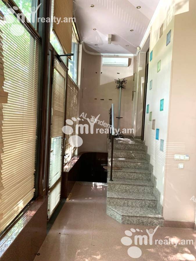 Commercial for rent خیابان کومیتاس, عربگیر ایروان, 156504
