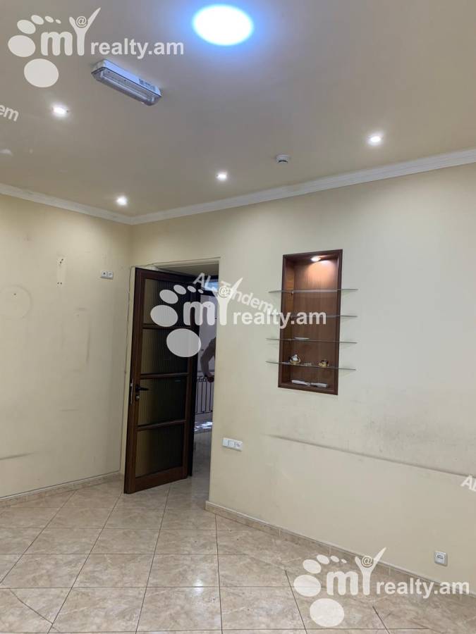 Commercial for rent خیابان کومیتاس, عربگیر ایروان, 156504