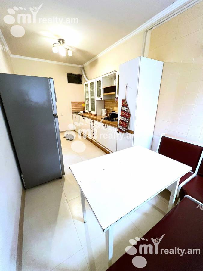 3 bedroom apartment for rent Saryan St, Center Yerevan, 145853