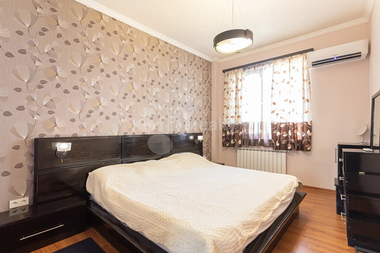 4 bedroom apartment for rent Antarayin St, Center Yerevan, 158534
