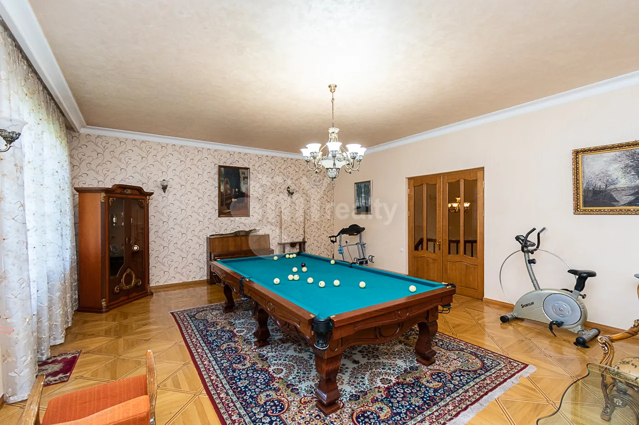 5 bedroom apartment for sale خیابان نعلبندیان, مرکز شهر ایروان, 160686